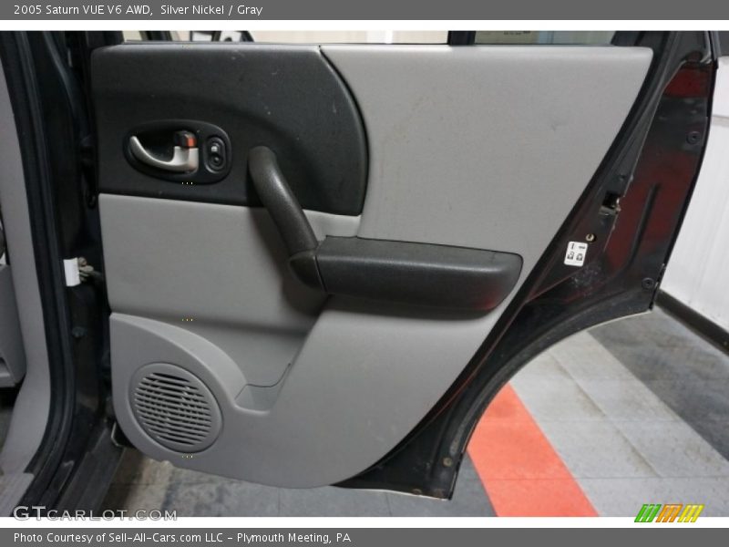 Silver Nickel / Gray 2005 Saturn VUE V6 AWD
