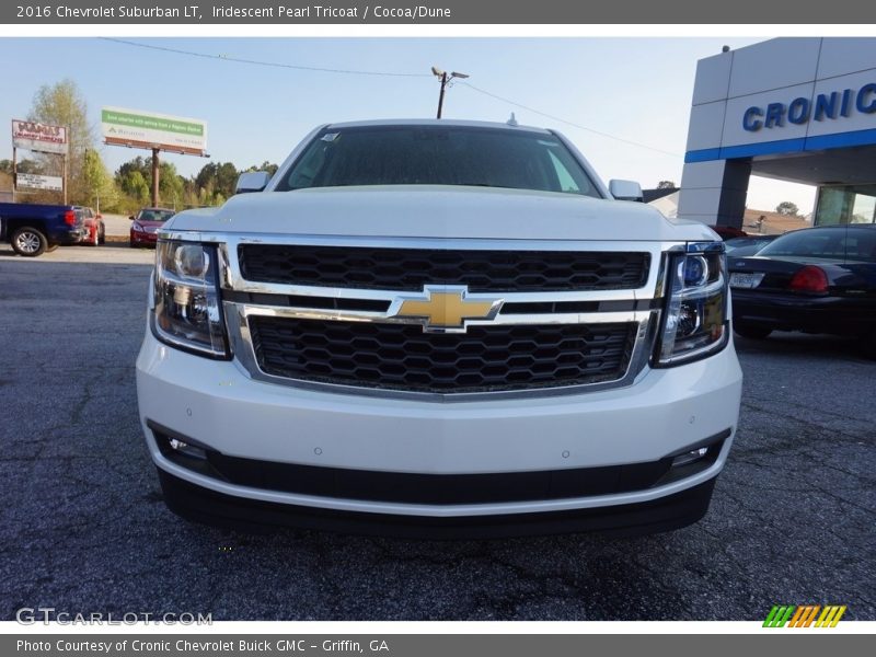 Iridescent Pearl Tricoat / Cocoa/Dune 2016 Chevrolet Suburban LT