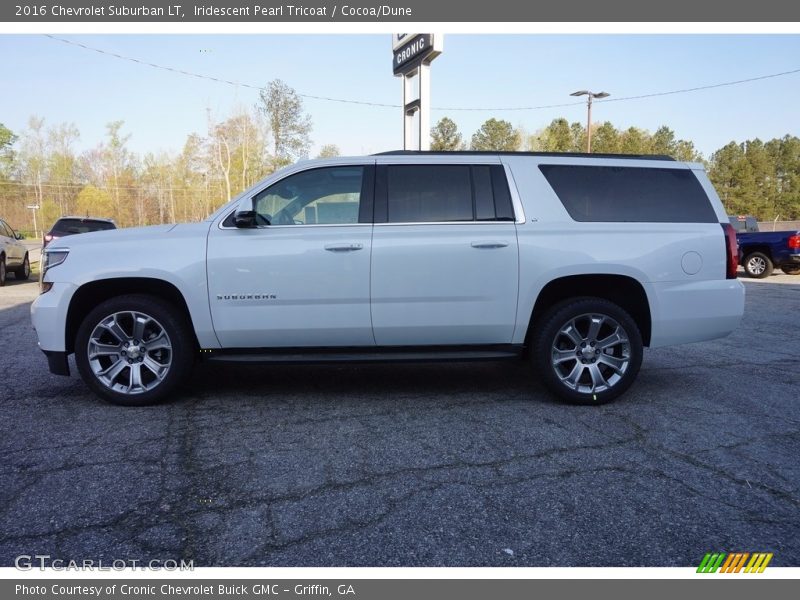 Iridescent Pearl Tricoat / Cocoa/Dune 2016 Chevrolet Suburban LT