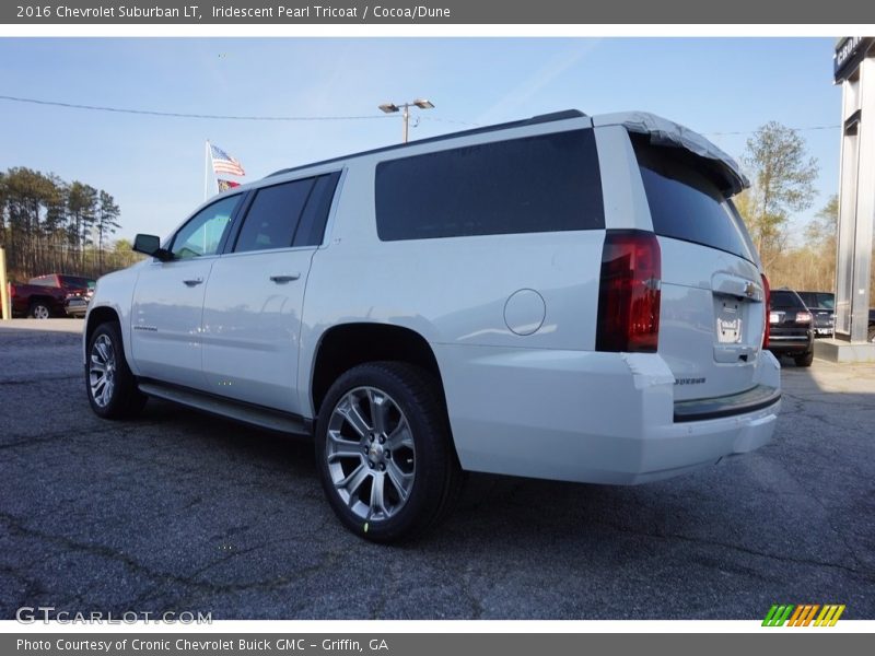 Iridescent Pearl Tricoat / Cocoa/Dune 2016 Chevrolet Suburban LT