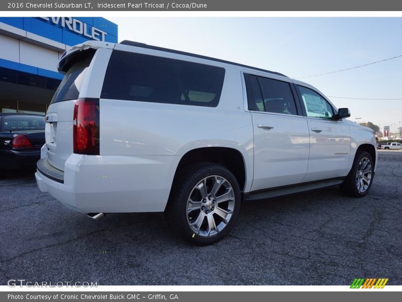 Iridescent Pearl Tricoat / Cocoa/Dune 2016 Chevrolet Suburban LT