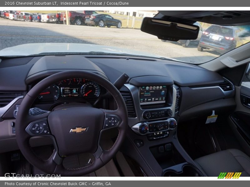 Iridescent Pearl Tricoat / Cocoa/Dune 2016 Chevrolet Suburban LT