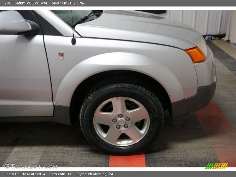 Silver Nickel / Gray 2005 Saturn VUE V6 AWD