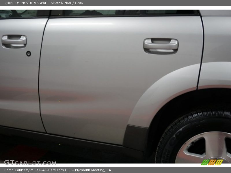 Silver Nickel / Gray 2005 Saturn VUE V6 AWD