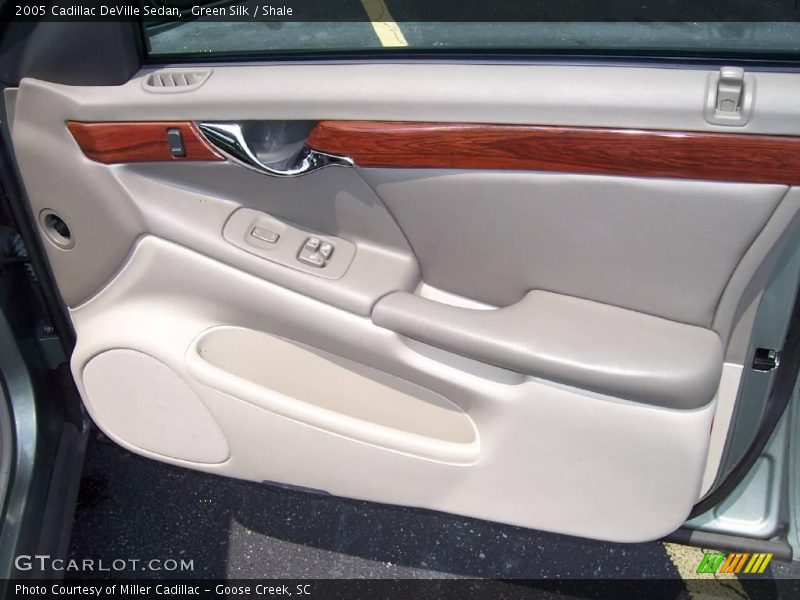 Green Silk / Shale 2005 Cadillac DeVille Sedan