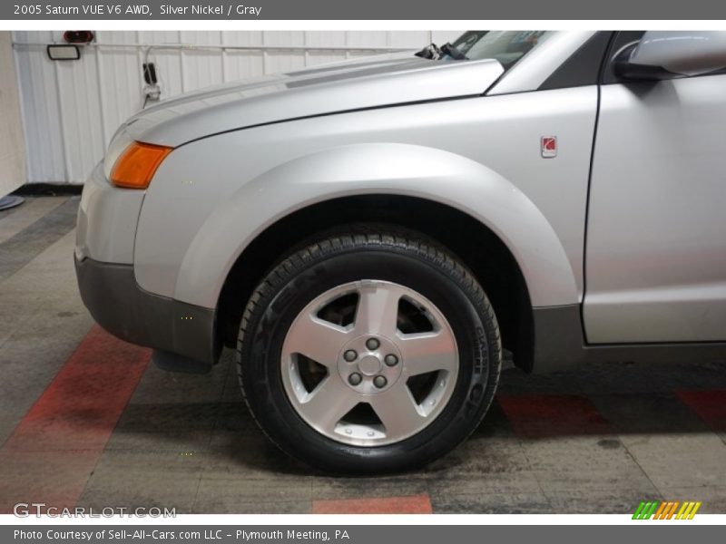 Silver Nickel / Gray 2005 Saturn VUE V6 AWD