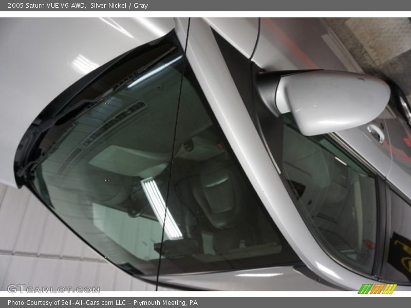 Silver Nickel / Gray 2005 Saturn VUE V6 AWD