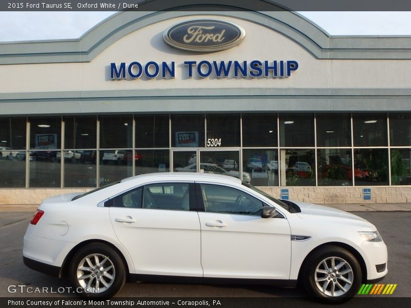 Oxford White / Dune 2015 Ford Taurus SE