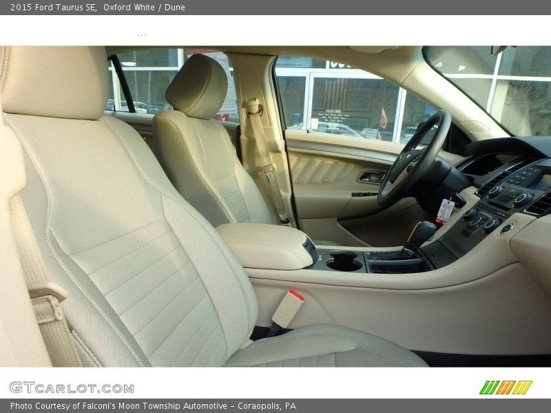 Oxford White / Dune 2015 Ford Taurus SE