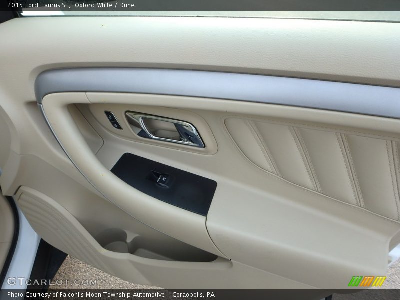 Oxford White / Dune 2015 Ford Taurus SE