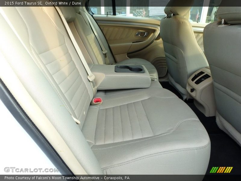Oxford White / Dune 2015 Ford Taurus SE