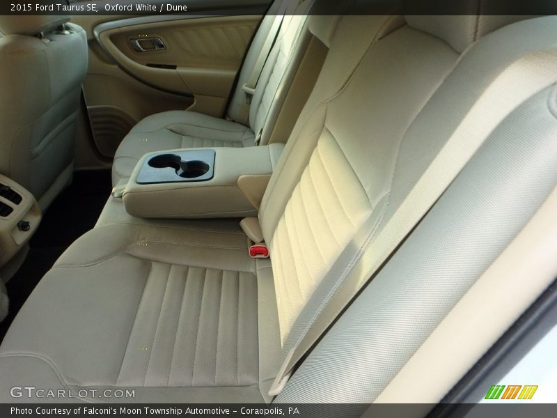 Oxford White / Dune 2015 Ford Taurus SE