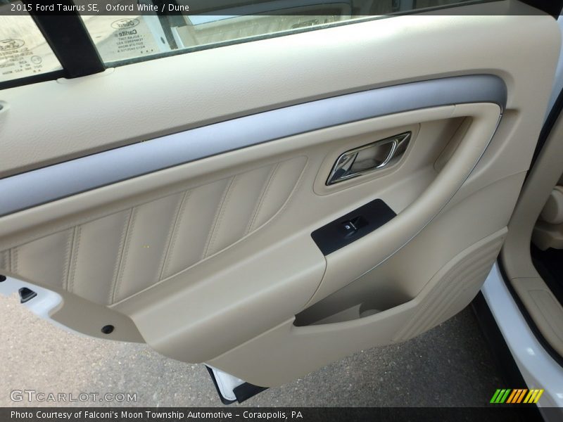 Oxford White / Dune 2015 Ford Taurus SE