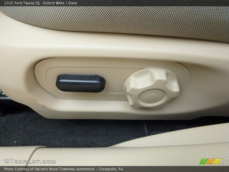 Oxford White / Dune 2015 Ford Taurus SE