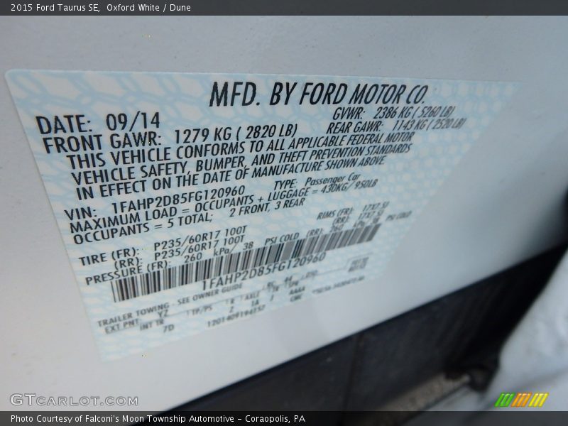 Oxford White / Dune 2015 Ford Taurus SE