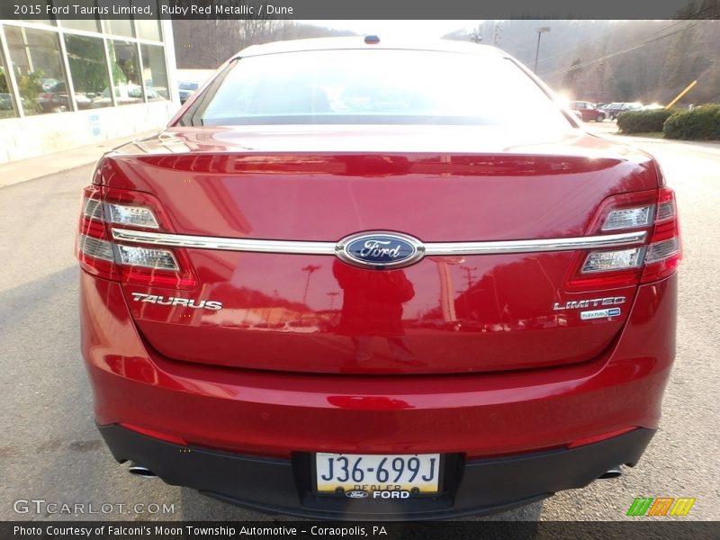 Ruby Red Metallic / Dune 2015 Ford Taurus Limited