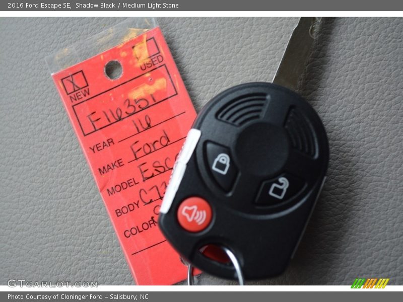 Shadow Black / Medium Light Stone 2016 Ford Escape SE