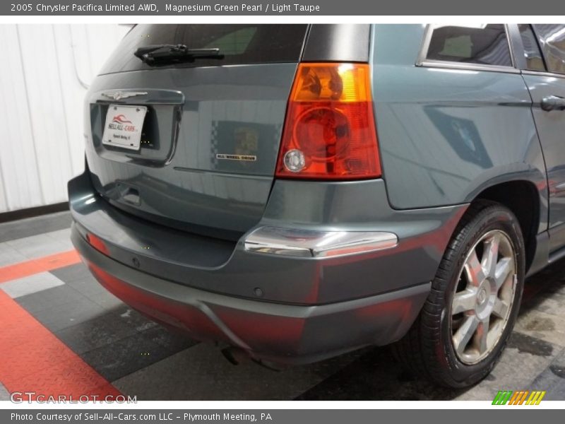 Magnesium Green Pearl / Light Taupe 2005 Chrysler Pacifica Limited AWD
