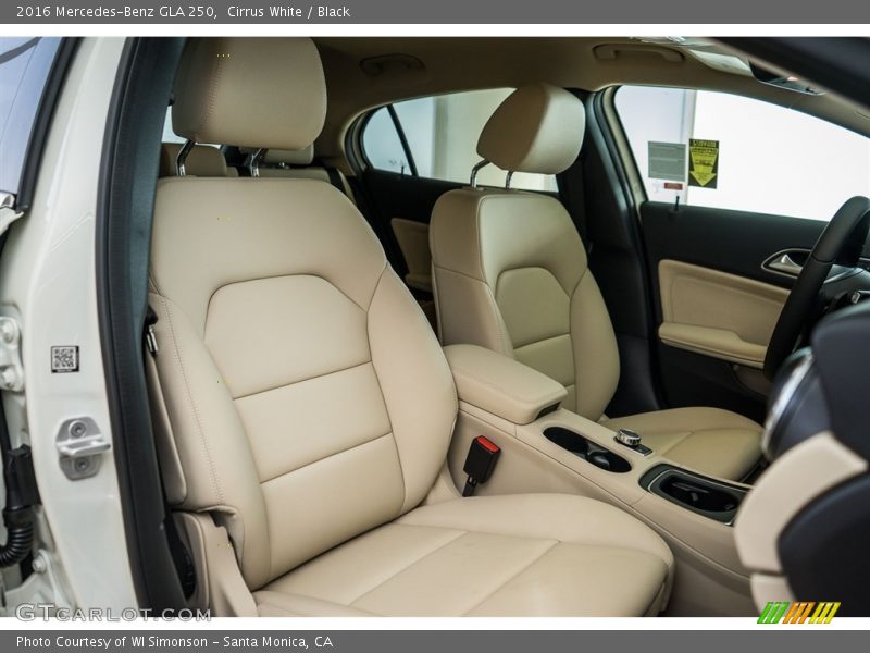 Cirrus White / Black 2016 Mercedes-Benz GLA 250