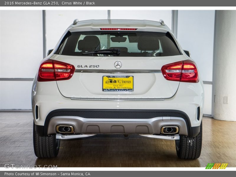 Cirrus White / Black 2016 Mercedes-Benz GLA 250