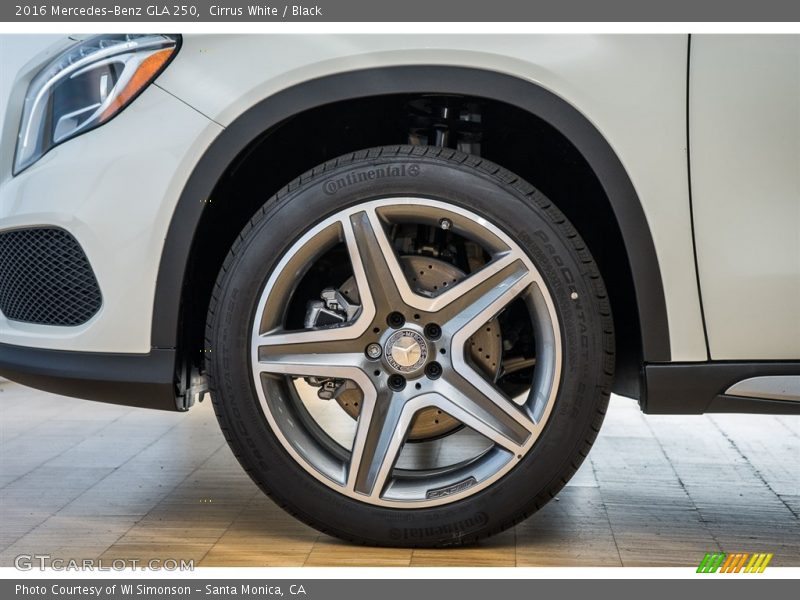 Cirrus White / Black 2016 Mercedes-Benz GLA 250