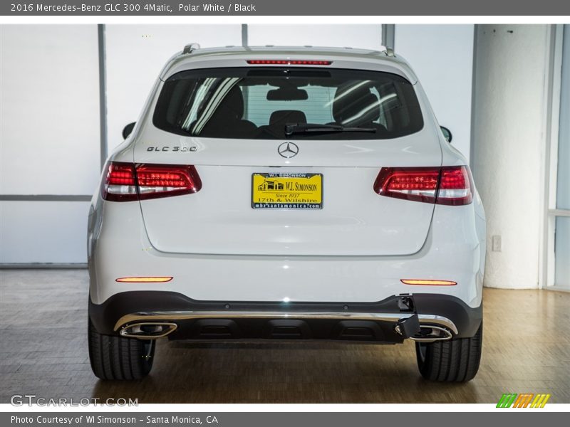 Polar White / Black 2016 Mercedes-Benz GLC 300 4Matic