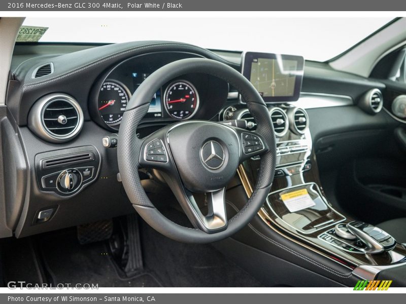 Polar White / Black 2016 Mercedes-Benz GLC 300 4Matic