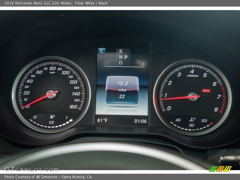 Polar White / Black 2016 Mercedes-Benz GLC 300 4Matic