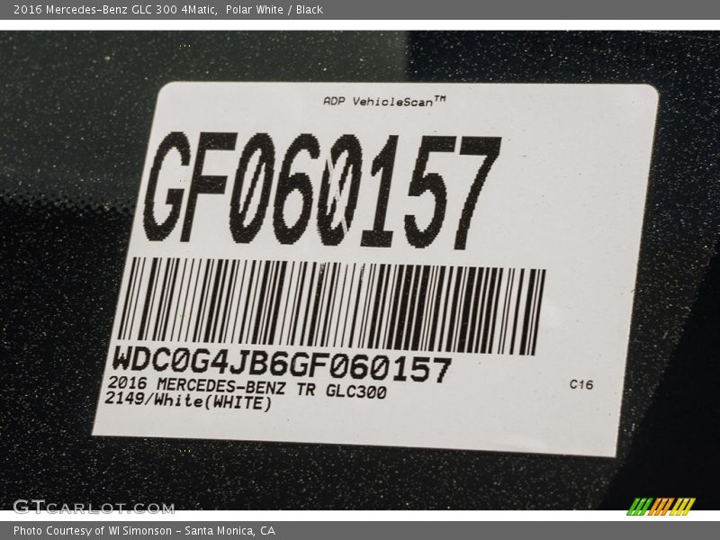 Polar White / Black 2016 Mercedes-Benz GLC 300 4Matic