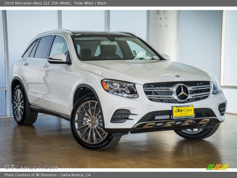 Polar White / Black 2016 Mercedes-Benz GLC 300 4Matic