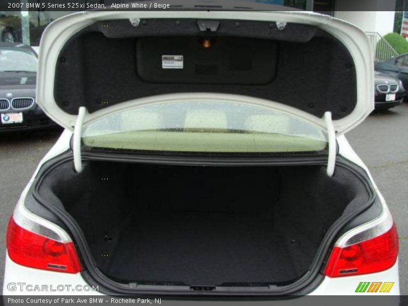 Alpine White / Beige 2007 BMW 5 Series 525xi Sedan