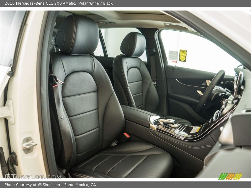 Polar White / Black 2016 Mercedes-Benz GLC 300 4Matic
