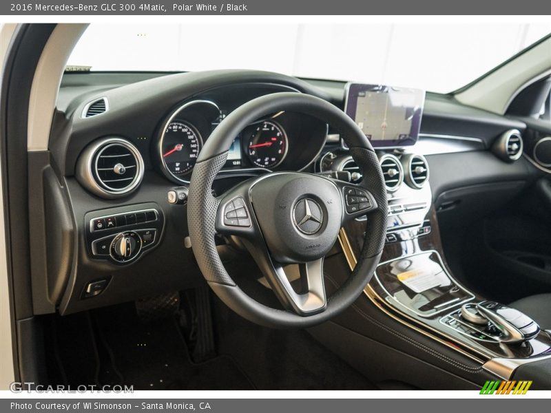 Polar White / Black 2016 Mercedes-Benz GLC 300 4Matic