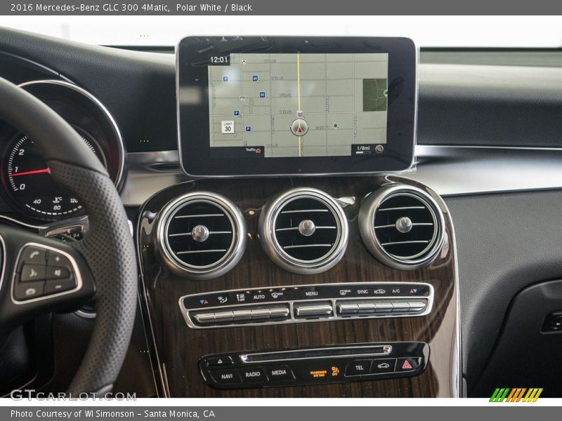 Polar White / Black 2016 Mercedes-Benz GLC 300 4Matic