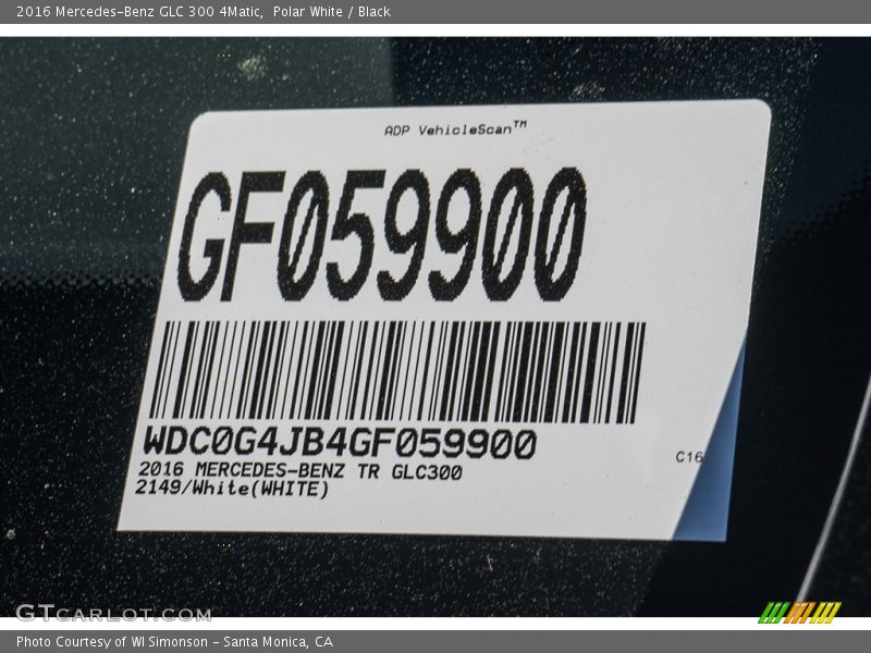 Polar White / Black 2016 Mercedes-Benz GLC 300 4Matic