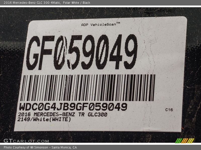 Polar White / Black 2016 Mercedes-Benz GLC 300 4Matic