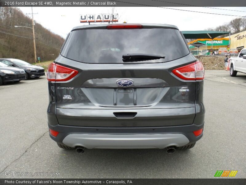 Magnetic Metallic / Charcoal Black 2016 Ford Escape SE 4WD