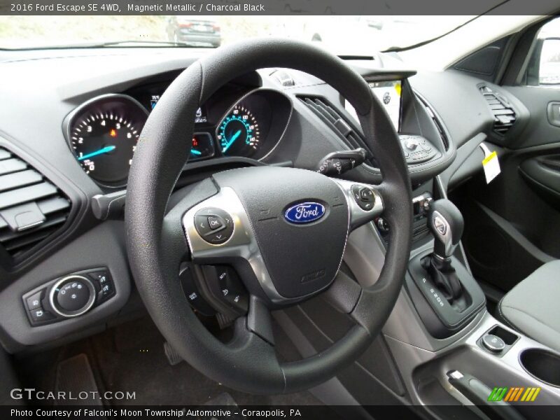 Magnetic Metallic / Charcoal Black 2016 Ford Escape SE 4WD