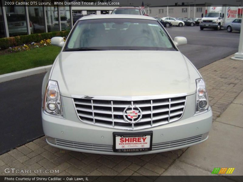 White Diamond Tricoat / Shale/Cocoa 2009 Cadillac DTS Luxury