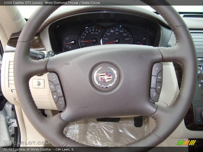 White Diamond Tricoat / Shale/Cocoa 2009 Cadillac DTS Luxury