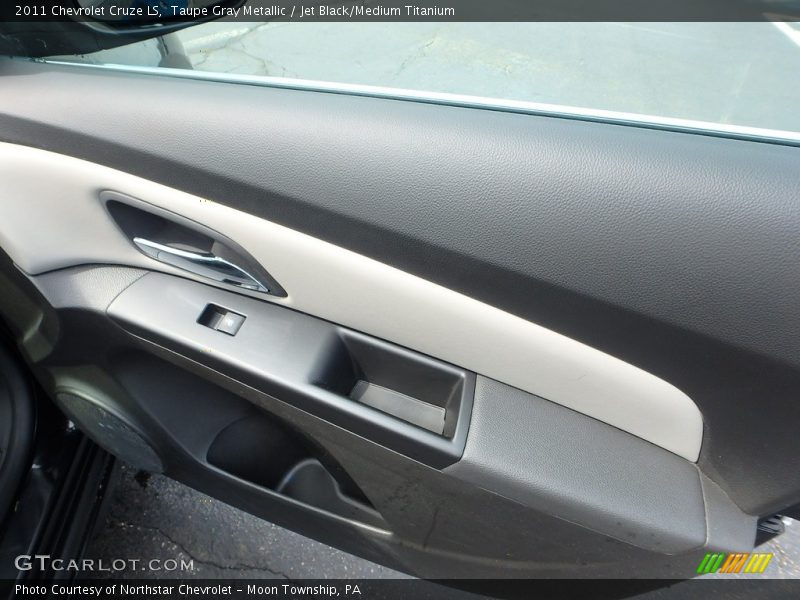 Taupe Gray Metallic / Jet Black/Medium Titanium 2011 Chevrolet Cruze LS