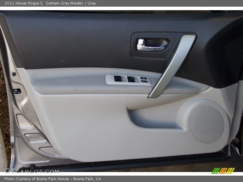 Gotham Gray Metallic / Gray 2011 Nissan Rogue S