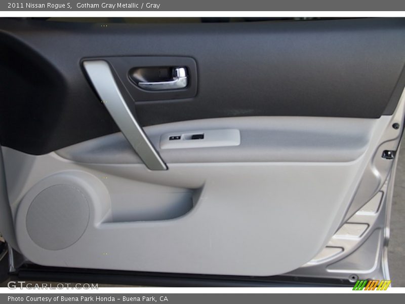 Gotham Gray Metallic / Gray 2011 Nissan Rogue S