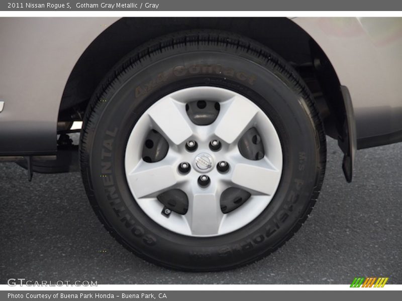 Gotham Gray Metallic / Gray 2011 Nissan Rogue S