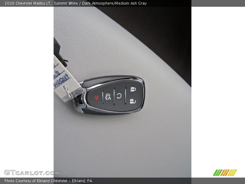 Summit White / Dark Atmosphere/Medium Ash Gray 2016 Chevrolet Malibu LT