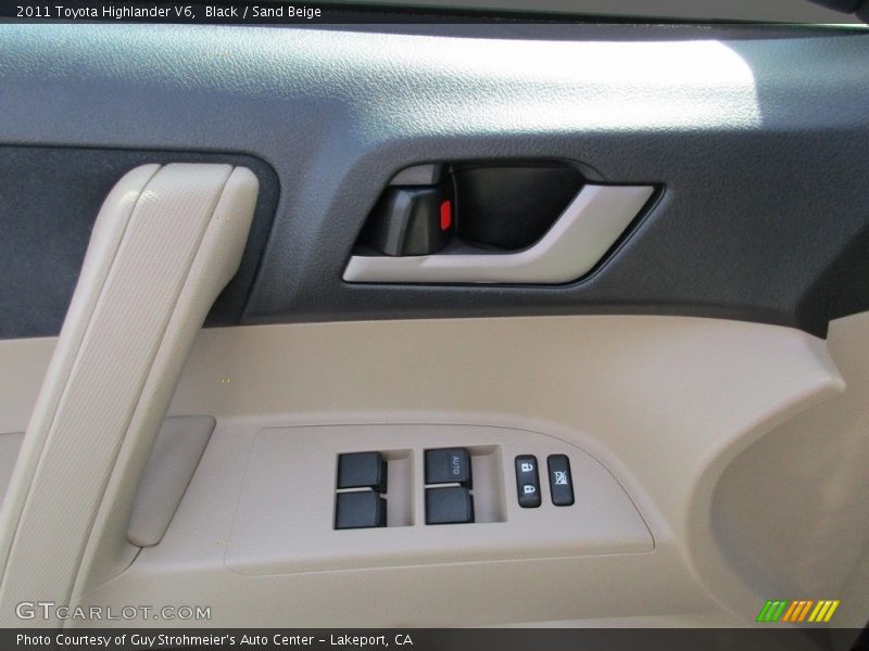 Black / Sand Beige 2011 Toyota Highlander V6