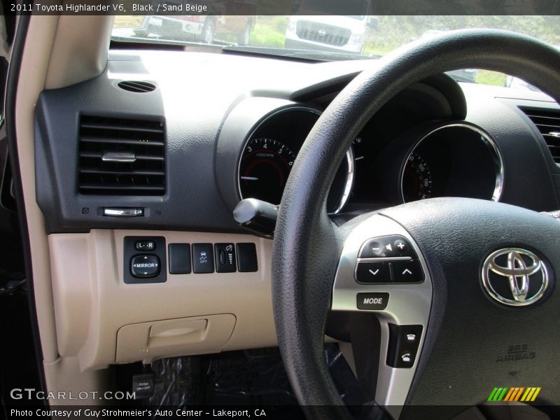 Black / Sand Beige 2011 Toyota Highlander V6