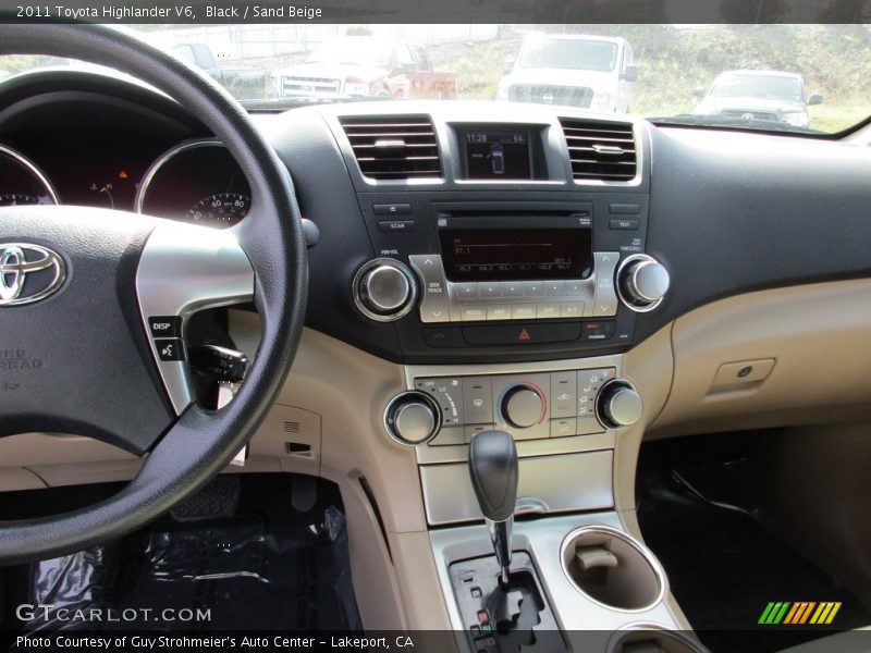 Black / Sand Beige 2011 Toyota Highlander V6