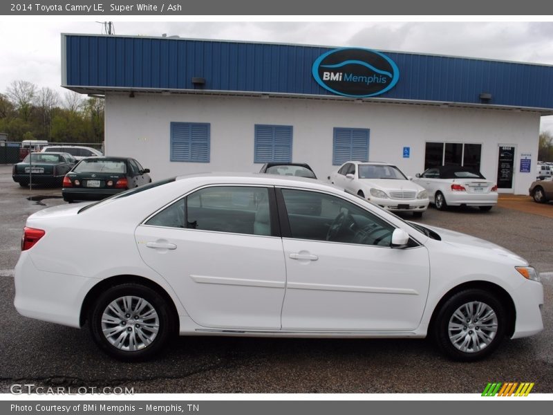 Super White / Ash 2014 Toyota Camry LE