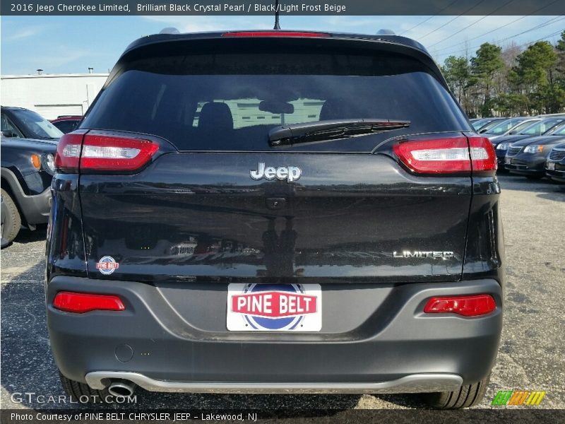 Brilliant Black Crystal Pearl / Black/Light Frost Beige 2016 Jeep Cherokee Limited